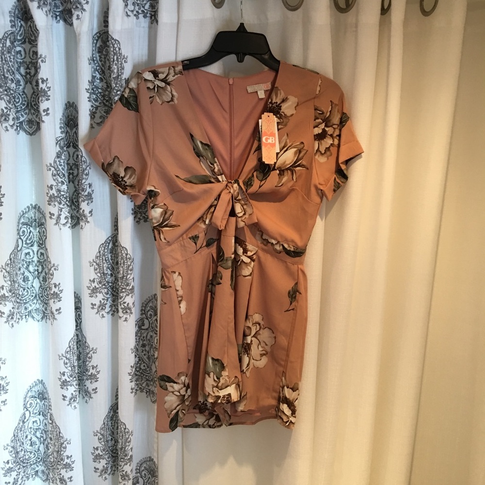 *SOLD* Gianni Bini Romper